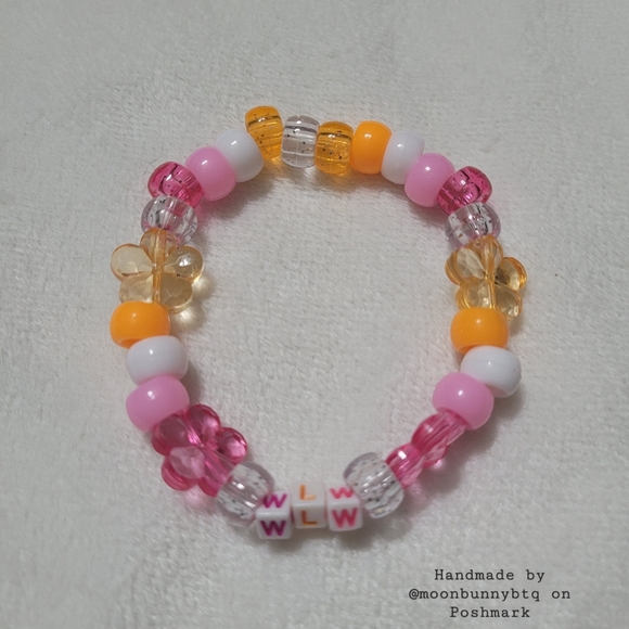 Handmade stacking bracelet "lesbian" LGBT pride 🏳️‍🌈 beaded kandi - Picture 6 of 11